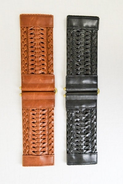 Leather-look braid elastic belt