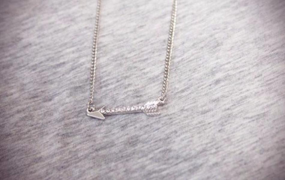 Crystal Arrow Necklace in Gold or Silver - Bean Concept - Etsy