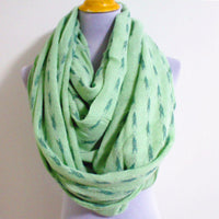 Green Arrow Knitted Infinity Scarf - Bean Concept - Etsy