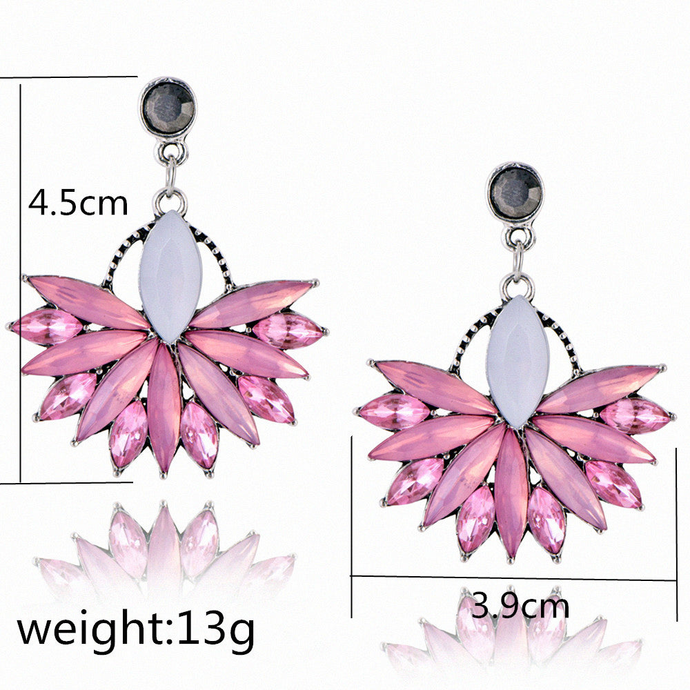 Flower Crystal Earrings - Bean Concept - Etsy