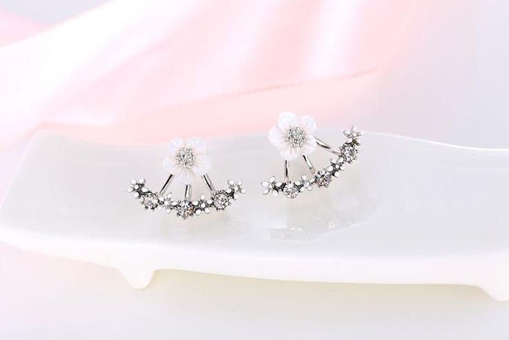 Cherry Blossoms Flower Stud Earrings - Bean Concept - Etsy